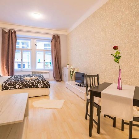 Chest Design Apartments Praga Esterno foto