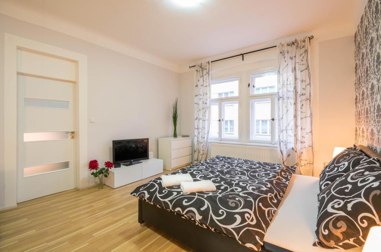 Chest Design Apartments Praga Esterno foto