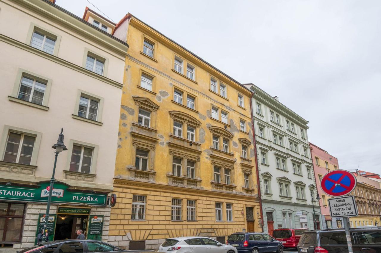 Chest Design Apartments Praga Esterno foto