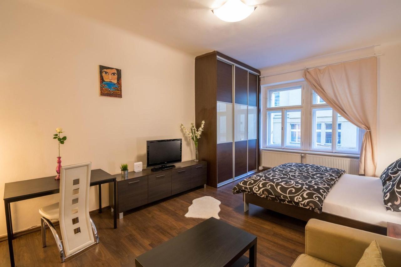 Chest Design Apartments Praga Esterno foto