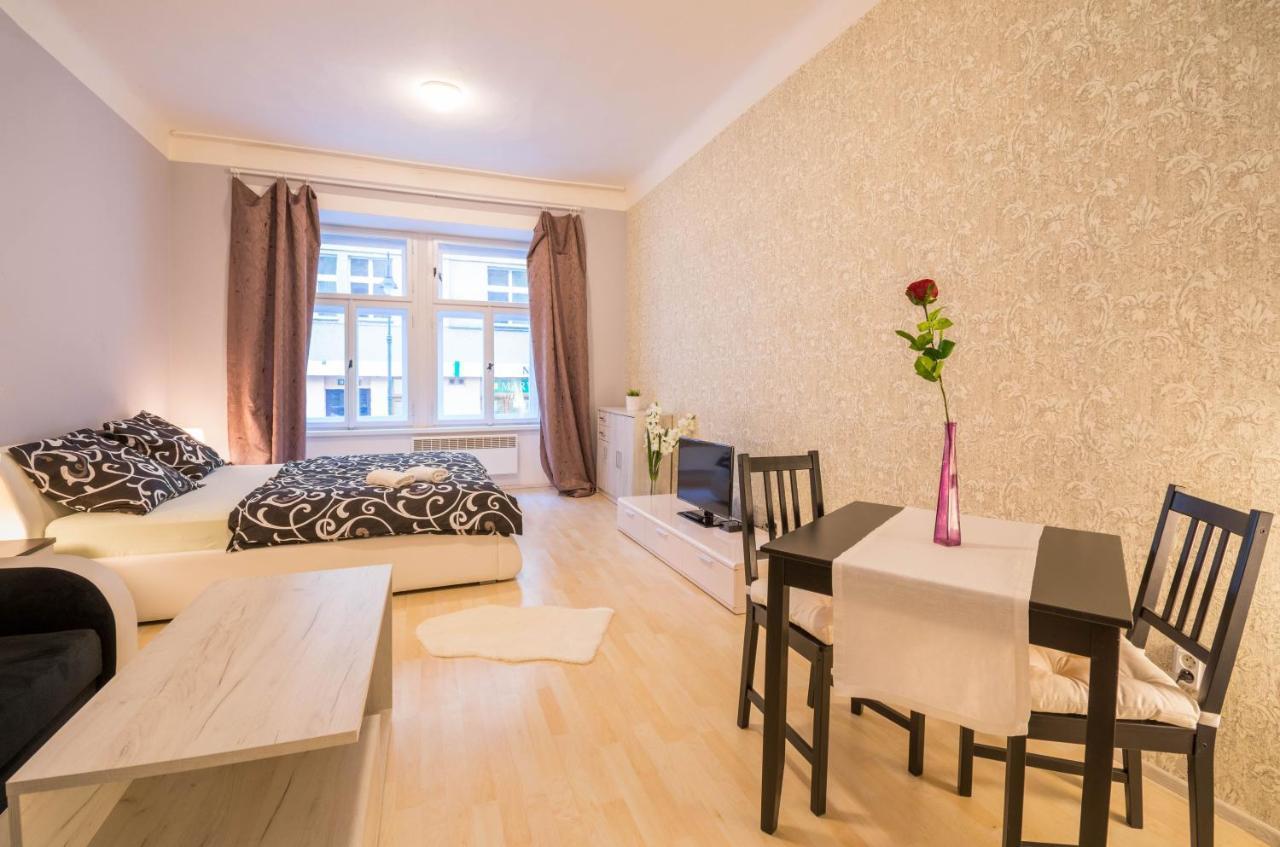 Chest Design Apartments Praga Esterno foto