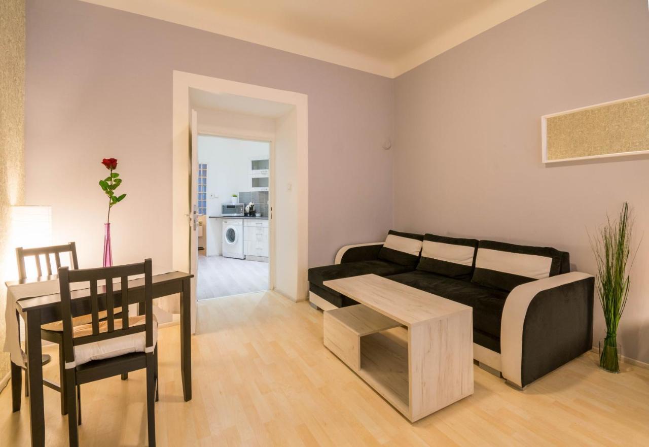 Chest Design Apartments Praga Esterno foto