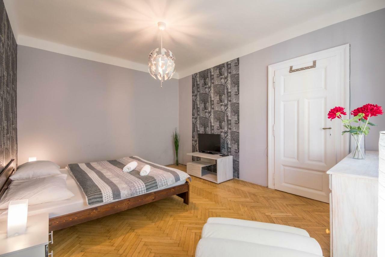 Chest Design Apartments Praga Esterno foto
